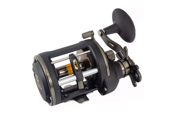 Penn Squall Level Wind Reel